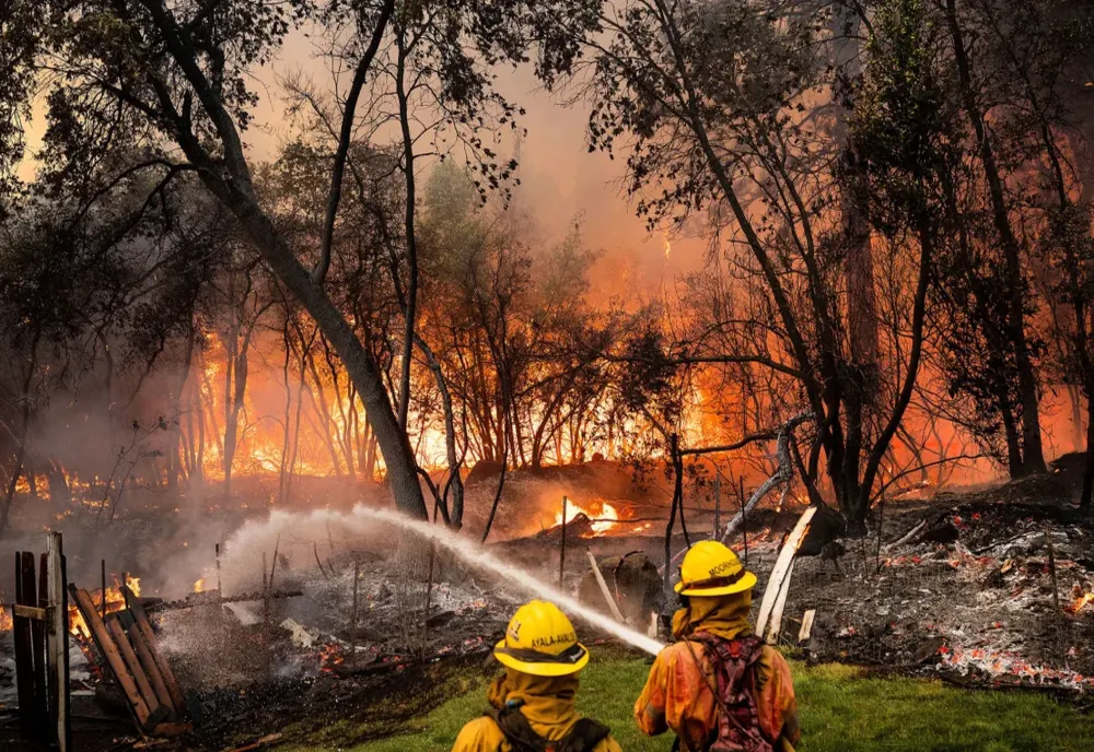 MEGAINCENDIU INCENDIU DE VEGETAȚIE ÎN CALIFORNIA 