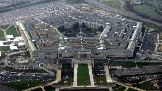 Pentagonul cere industriei de apărare din SUA să accelereze producţia de armament, după scăderea stocurilor de rachete
