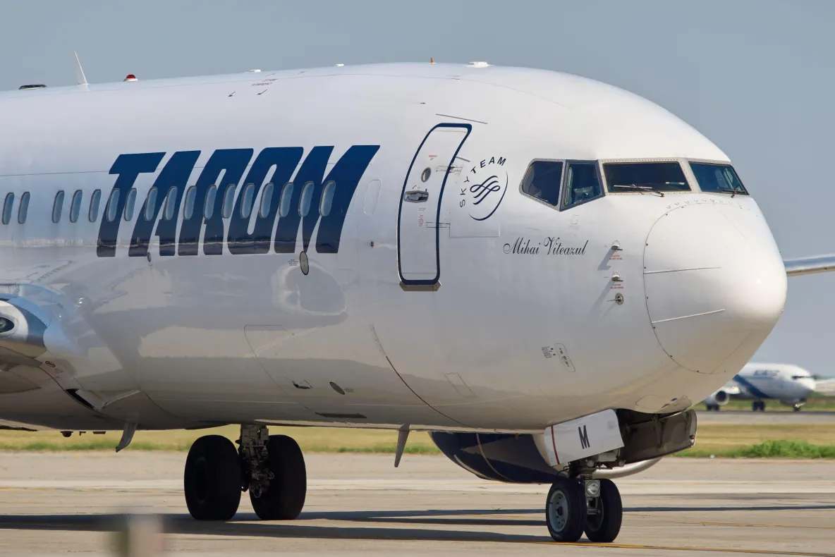 Criză în aviația civilă din România: AnimaWings își retrage aeronave, Wizz Air reduce operațiunile, iar TAROM este din nou sub presiune