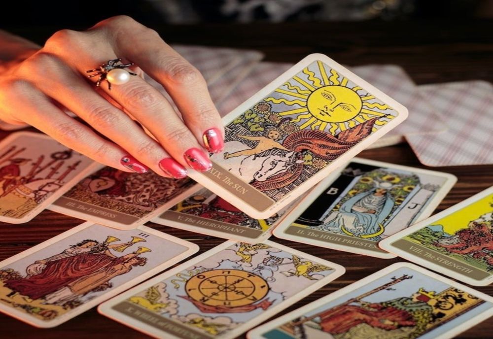Horoscop TAROT lunar NOIEMBRIE 2023. Mesajul cărților de tarot pentru toate zodiile