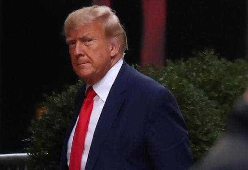 DONALD TRUMP SUGEREAZĂ CĂ UCRAINA ESTE RESPONSABILĂ PENTRU INVAZIA RUSIEI